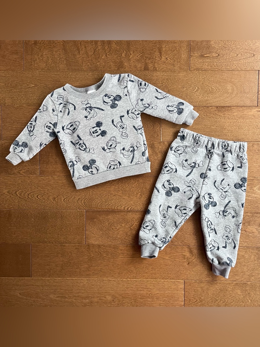 2/$10 DISNEY Baby boy sweatsuit 12m